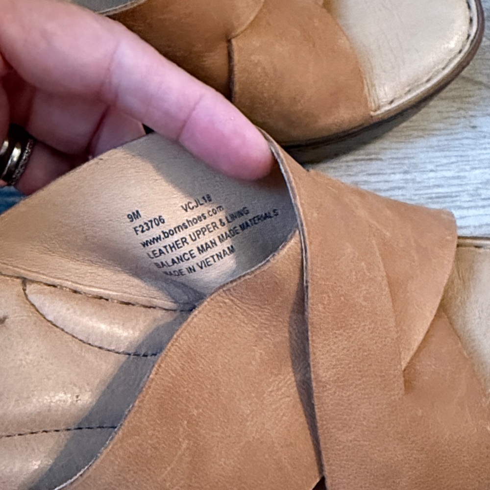 Born cross cross tan leather slide platform heels 9 - Picture 7 of 7